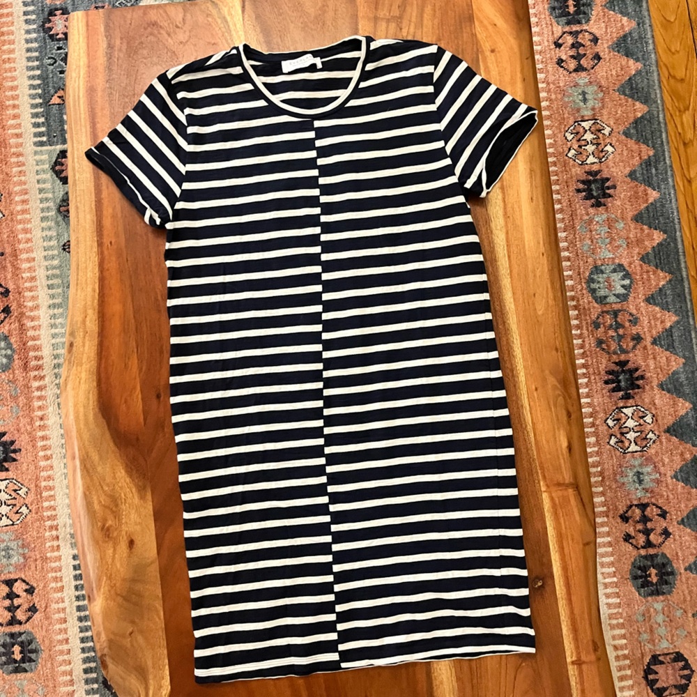 Everlane Black and White Striped Short Sleeve Shift Dress